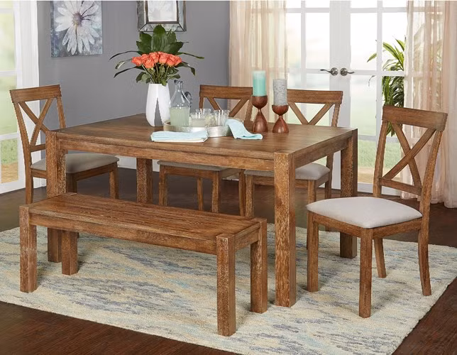 Bắt gặp lại chiếc ghế ăn dài truyền thống, những ký ức về chiếc bàn hình chữ nhật và ghế dài của tuổi thơ trong mỗi chúng ta lại ùa về.