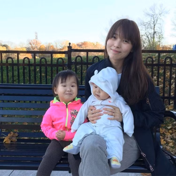 Sunye (thành viên cũ của Wonder Girls) Sunye lấy chồng vào năm 2013. Cuối năm đó, cô hạ sinh em bé đầu tiên, Hailey. Và vào năm 2016, gia đình nhỏ của Sunye chào đón thành viên thứ 4, công chúa Elisha.