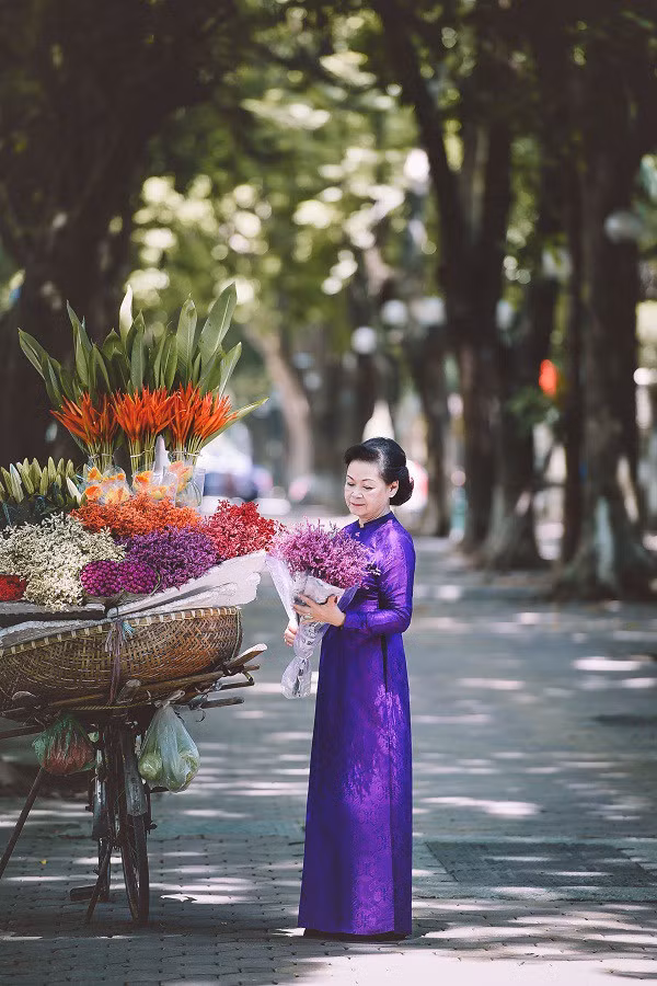 Danh ca Khánh Ly lần đầu đứng chung sân khấu với nhạc sĩ Phú Quang.