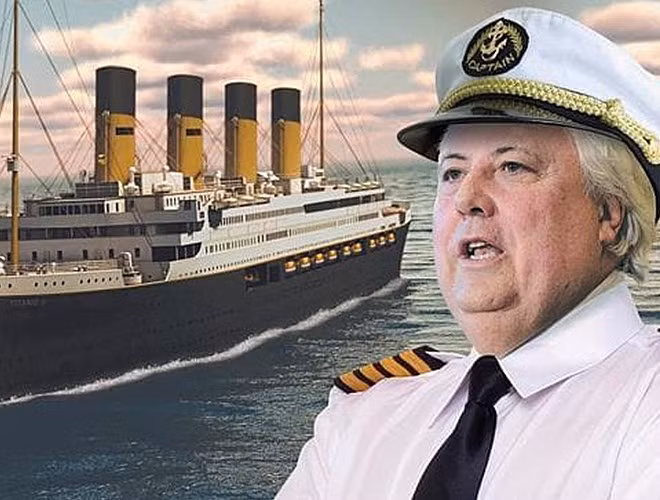 Chưa dừng lại ở đó Palmer còn xây dựng một con tàu Titanic thứ hai với thiết kế không khác gì bản chính.