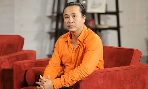 Là người hoạt động lâu năm Lê Minh Sơn là người hiểu rất rõ lý do showbiz ngày càng nhiều scandal.
