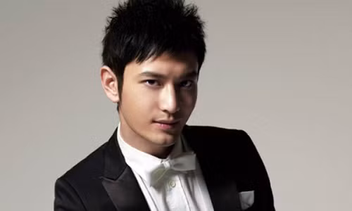 Dan ong co tuong mat nay chung to la nguoi ua ngoai hinh