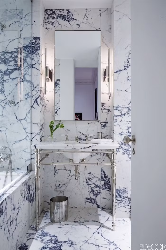 Một mẫu họa tiết đá cẩm thạch cực kỳ sang chảnh nữa làm ai nấy đều mê mẩn.