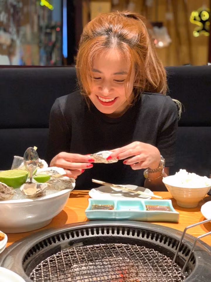Hoàng Thùy Linh phấn khích: "No quá, giờ về chuẩn bị đồ, bay qua Úc ăn tiếp".