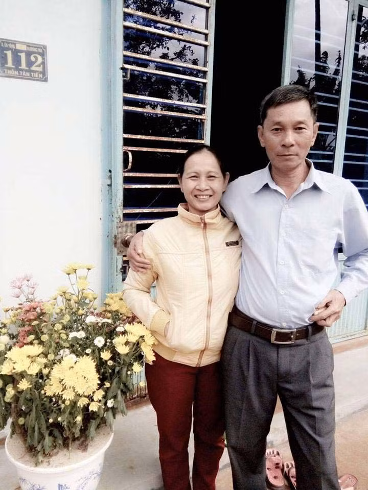Bố mẹ Triệu Vy đã có hơn 30 năm chung sống. Ảnh: NVCC