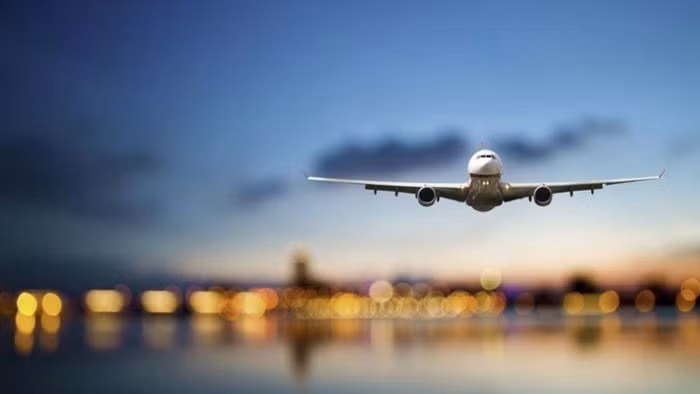 Các hãng hàng không thường nói dối về thời gian chuyến bay: Dù chuyến bay của bạn được thông báo là sẽ dài 2 tiếng nhưng thời gian bay thực tế chỉ khoảng tiếng rưỡi. Điều này giúp các hãng hàng không đảm bảo thời gian hạ cánh chính xác.