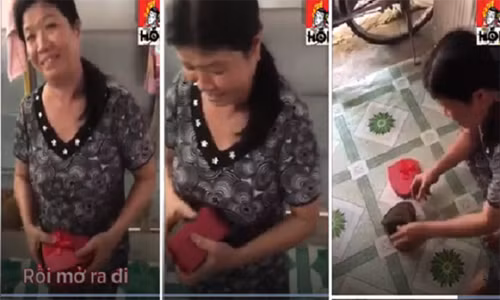 Người mẹ vỡ òa hạnh phúc bởi số tiền được cô con gái tặng lớn hơn tưởng tượng.