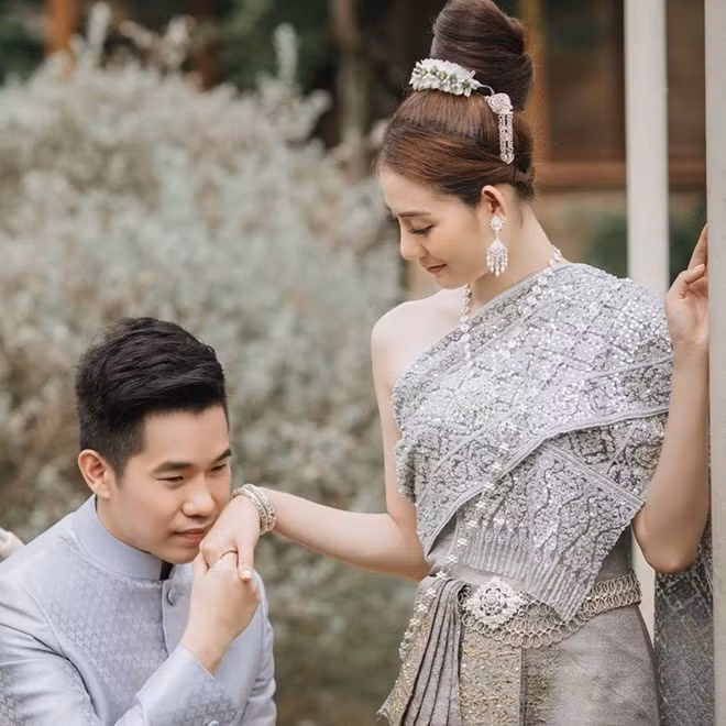 Kim Nha khien fan bat ngo khi noi xau chong cu-Hinh-3