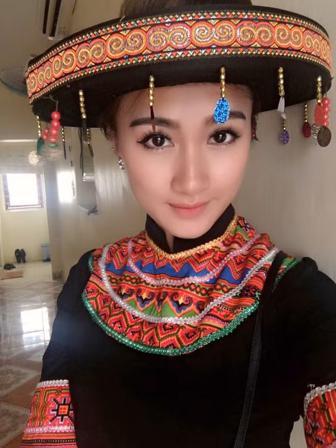 Ha Viet Dung cuoi vo hot girl sau 2 thang quen-Hinh-2