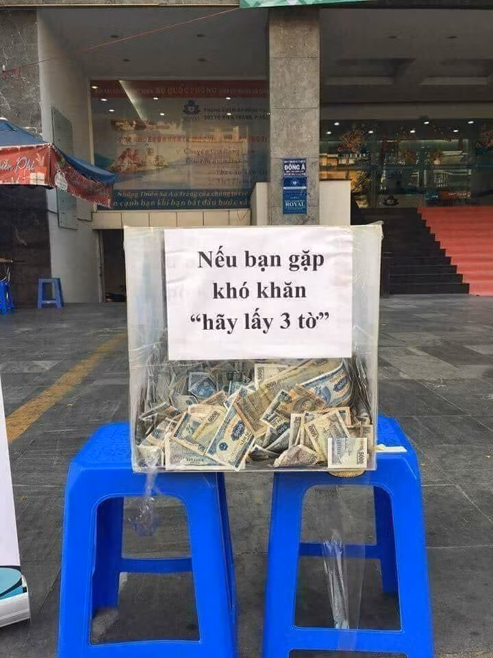 Cam dong thung tien tu thien dat o via he Sai Gon
