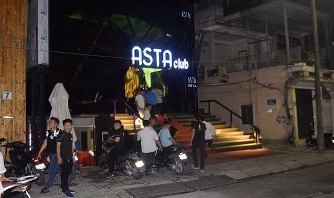 Bar Asta là tụ điểm tụ tập ăn chơi lớn nhất Cố đô Huế.