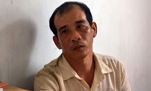 Dang ngu trua, chong bat ngo dung dao Thai Lan dam vo