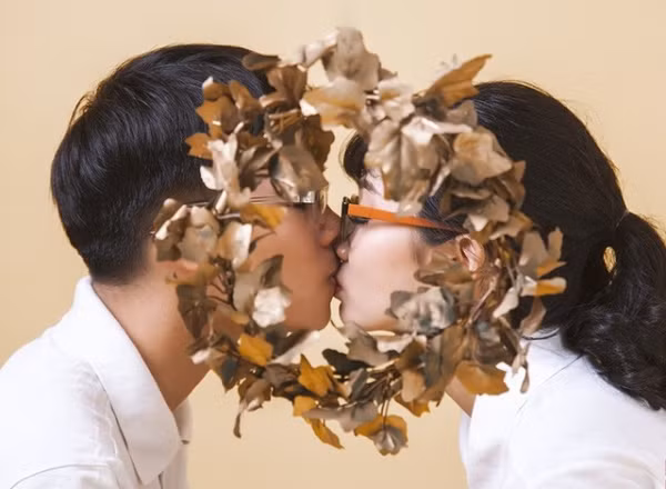 ”Đấu trường” Đường lên đỉnh Olympia từ lâu đã là nơi để những nhân tài kiệt xuất cạnh tranh, thi đấu với nhau, tranh giành vòng nguyệt quế. Nhưng cũng từ ”đấu trường” này, nhiều cặp đôi đã gặp gỡ và yêu nhau, ví dụ như Mai Thanh Tiếp và Nguyễn Thanh Xuân (Đường lên đỉnh Olympia 2006), Phạm Văn Thắng và Phương Quỳnh… Mới đây, lại có thêm một cặp đôi nữa nên duyên từ Olympia. Đó là Trần Thị Thu Hằng (quê ở Thanh Hoá) và Trần Anh Dũng (quê ở Vĩnh Phúc).