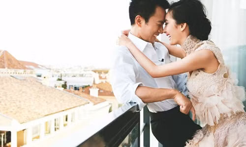 Khen ngợi chồng chính là một trong những cách giữ chồng nhẹ nhàng, hiệu quả nhất - Ảnh minh họa: Internet