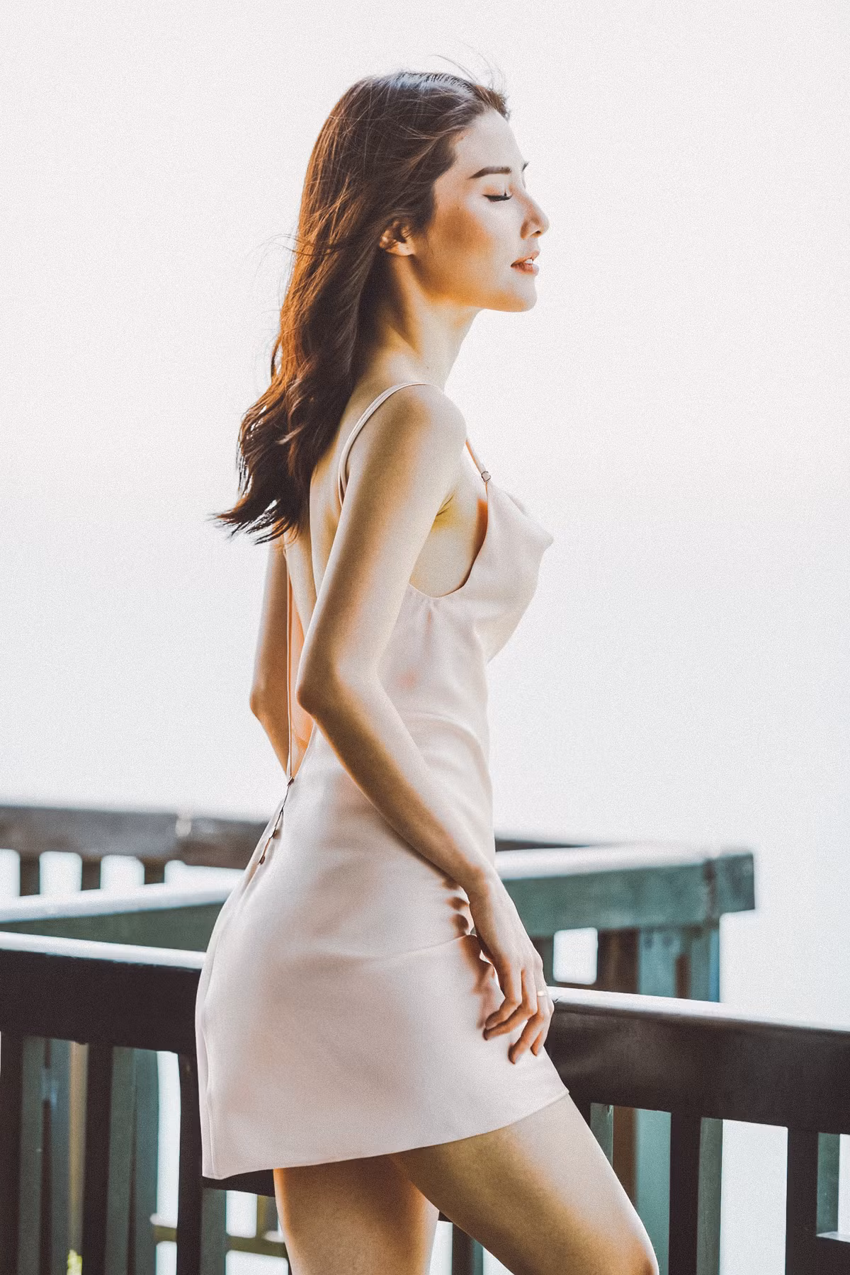 Những trang phục đơn giản, có tông màu hồng tạo cảm giác tươi tắn và hạnh phúc cho một ngày mới.