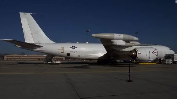 Máy bay "ngày tận thế" E-6B của Mỹ.