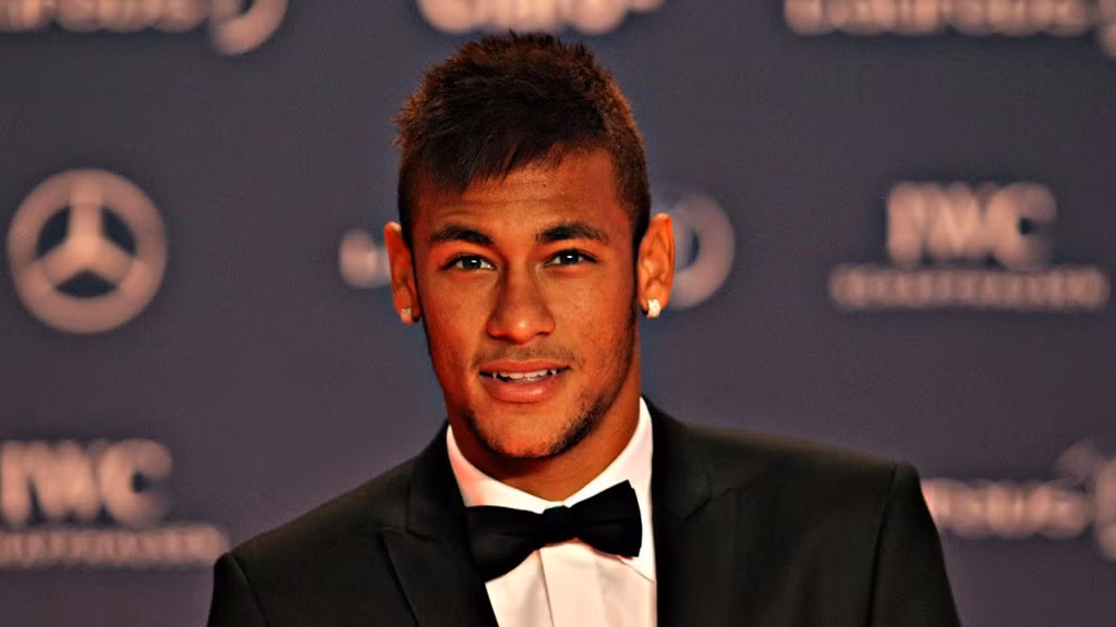 Neymar có khoảng 17 triệu USD từ các hợp đồng quảng cáo.