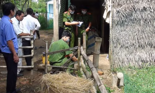 Dieu tra vu cu ba U80 chet trong nha, thi the co nhieu vet thuong