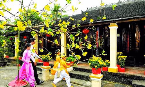 Chọn người xông đất trong dịp đầu năm mới là một việc được rất nhiều các gia đình coi trọng.