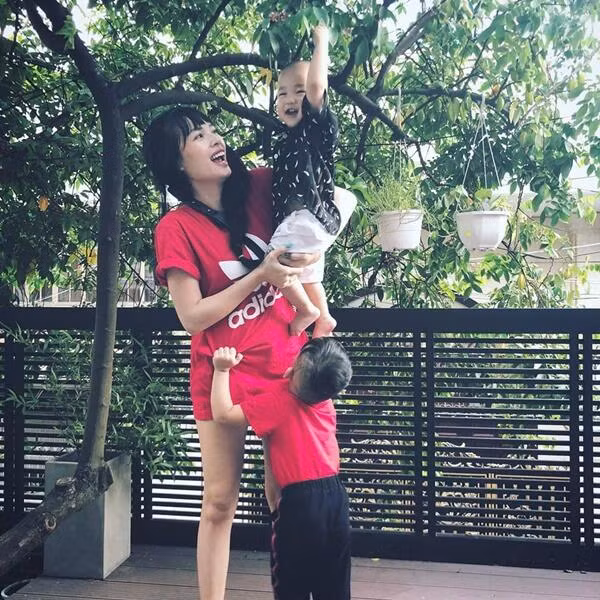 Vo hot girl khoe nha tien ty do chinh Le Hoang (The Men) thiet ke