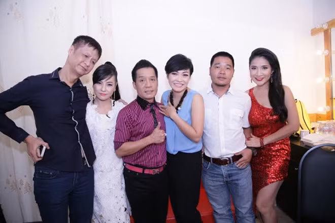 Lê Hoàng trong lần gặp gỡ Cát Phượng, Phương Thanh, Minh Nhí, Cát Tường.