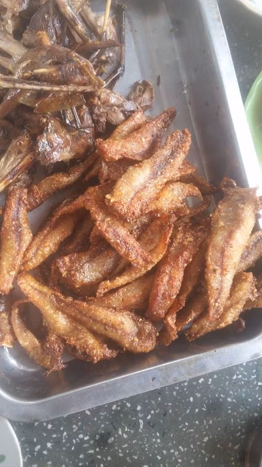 Món khô cá dọn bể do tài khoản FB Lê Văn Cận chia sẻ.