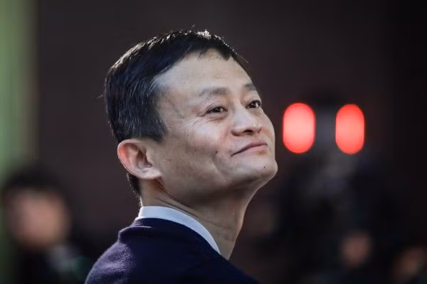 Jack Ma Tỷ phú Jack Ma, nhà sáng lập hãng thương mại điện tử Alibaba - Ảnh: Getty/CNBC. Giá trị tài sản ròng: 38,4 tỷ USD Loại xe sử dụng: Roewe RX5 SUV Giá của mẫu xe này loại cơ bản: 15.000 USD