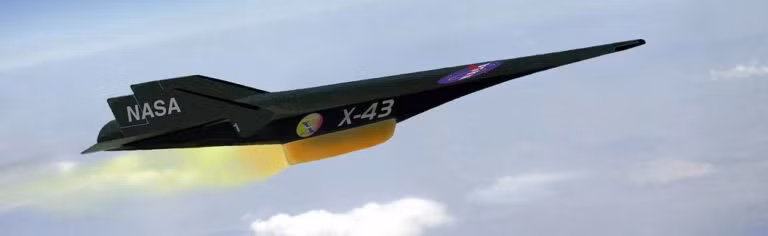 7. NASA X-43 (11.265km/h) X-43 A là máy bay nhanh nhất từng được chế tạo. Chiếc máy bay không người lái này được thiết kế để thử nghiệm công nghệ động cơ phản lực tĩnh siêu âm ở tốc độ trên Mach 5 (khoảng 6170km/h). Tuy nhiên, loại máy bay này được cho là có thể đạt vận tốc lên tới Mach 10.