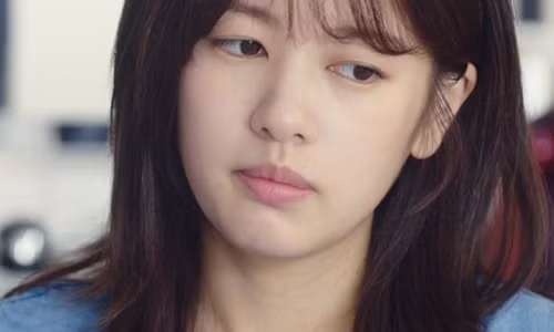 Ai cũng chê cười cô là “hám giàu” khi yêu một đại gia đứng tuổi (Ảnh minh họa)