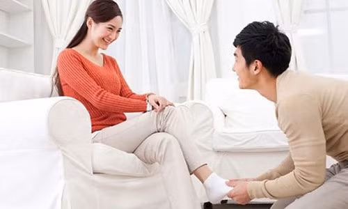 Vợ ớn lạnh phát hiện bí mật động trời của chồng hoàn hảo Vo on lanh phat hien bi mat dong troi cua chong hoan hao