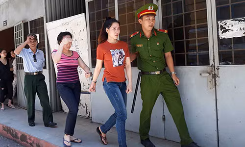 Cựu Hoa khôi Phạm Thị Thanh Hiền và "má mì" Nguyễn Thị Tiền.