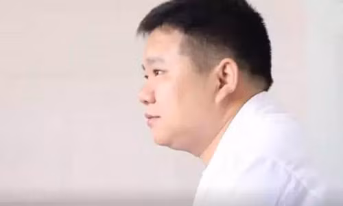 Cô gái dẫn 5 người đàn ông tới phòng xét nghiệm ADN để tìm bố cho con Co gai dan 5 nguoi dan ong toi phong xet nghiem ADN de tim bo cho con