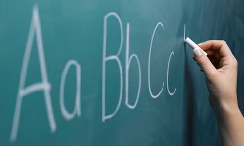 Nu giao vien My bi bat vi gui anh khieu dam, quan he voi hoc sinh
