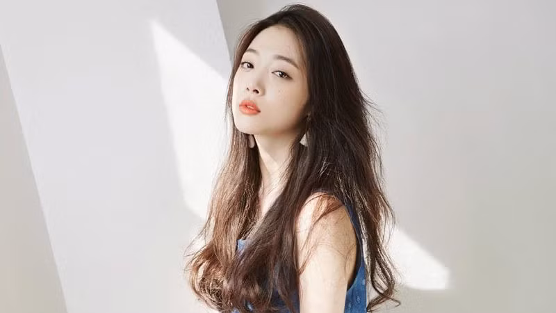 Nhan sắc của Sulli luôn được công chúng đánh giá cao.