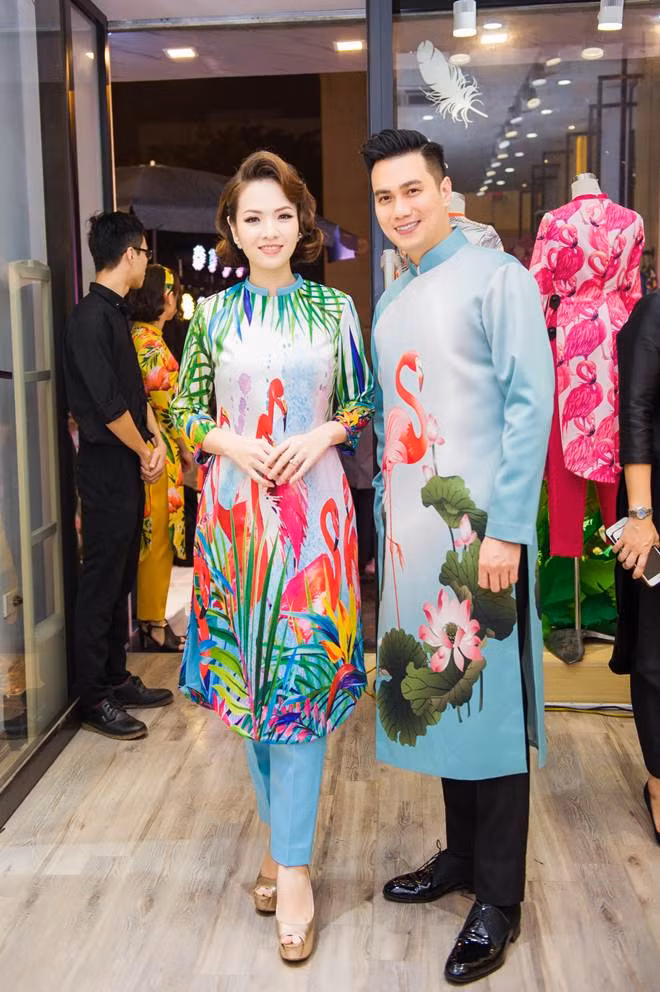 Khi được hỏi, có sợ vướng tin đồn tình cảm với Đan Lê vì cả hai quá gần gũi trên cả màn ảnh và ngoài đời, Việt Anh cười nói, vợ anh không bao giờ ghen tuông với Đan Lê, thậm chí cả hai còn là hai chị em thân thiết. Anh còn trêu Đan Lê rằng, chỉ sợ đạo diễn Khải Anh - ông xã của Đan Lê - nổi cơn ghen nếu anh quá tình tứ với "gái hai con". Khi được hỏi, có sợ vướng tin đồn tình cảm với Đan Lê vì cả hai quá gần gũi trên cả màn ảnh và ngoài đời, Việt Anh cười nói, vợ anh không bao giờ ghen tuông với Đan Lê, thậm chí cả hai còn là hai chị em thân thiết. Anh còn trêu Đan Lê rằng, chỉ sợ đạo diễn Khải Anh - ông xã của Đan Lê - nổi cơn ghen nếu anh quá tình tứ với "gái hai con".