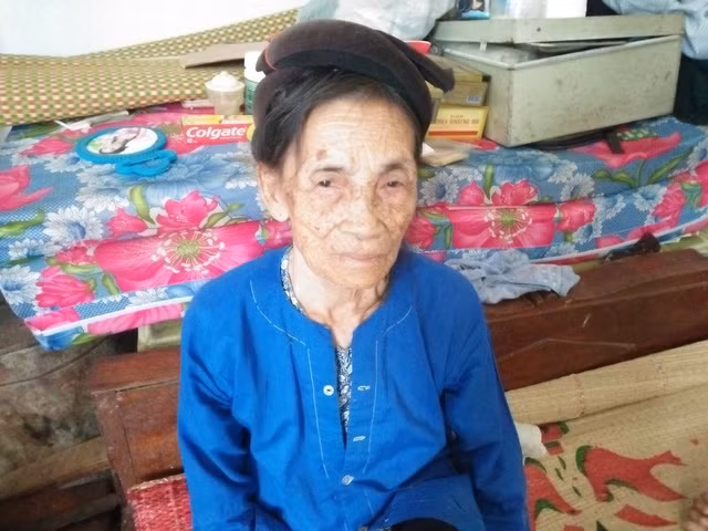 Vo chong gia 22 nam doi cho con gai bi lua ban sang Trung Quoc