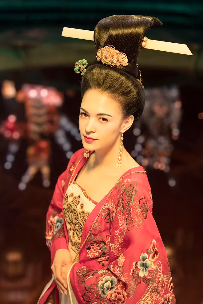 Hình tượng Dương Quý Phi được nữ diễn viên Trương Dung Dung mang 2 dòng máu Hoa - Pháp tái hiện.