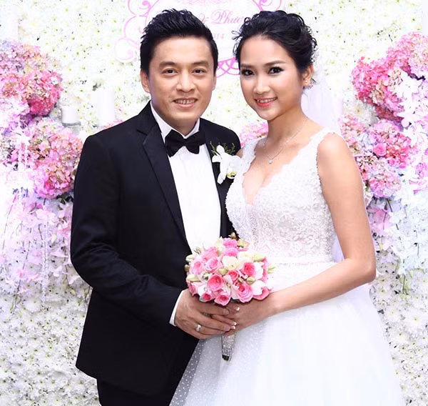 Lam Trường và vợ trẻ hạnh phúc trong đám cưới năm 2014.