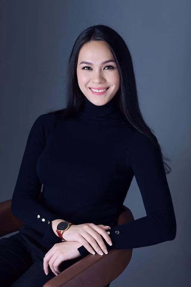 Thùy My được đánh giá là người có gu thời trang tinh tế khi theo đuổi phong cách tối giản với nhiều trang phục có gam màu trung tính nhưng vẫn toát lên được vẻ sang trọng.