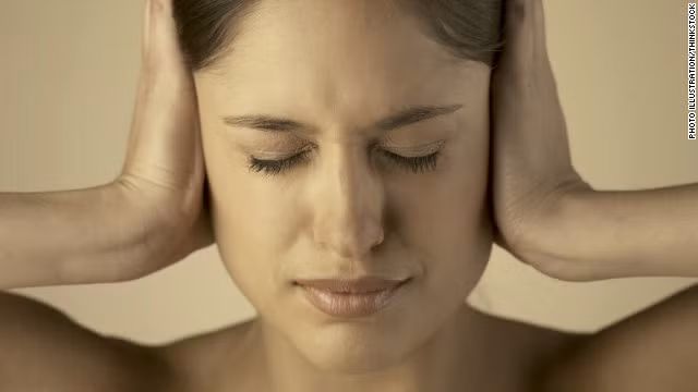 Với cách này, bạn không được nuốt nước bọt trong khi ngáp thì mới có tác dụng. (Nguồn Turner)