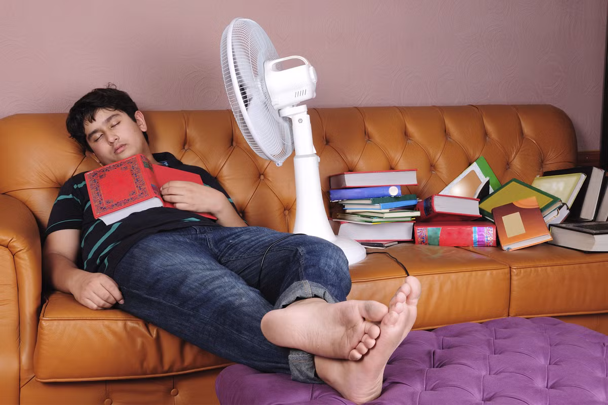 Thậm chí, nguy hiểm hơn, khi hệ tuần hoàn máu bị ảnh hưởng và mất cân bằng còn có thể gây liệt các dây thần kinh trên mặt. (Nguồn Hswstatic)