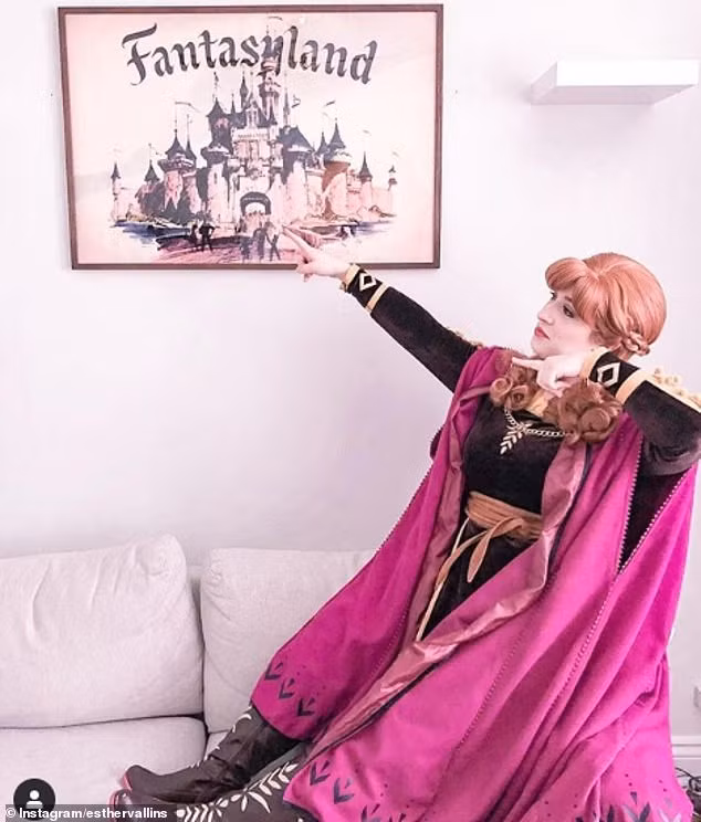 Người phụ nữ Canada này vẫn không quên đam mê Cosplay của mình khi đang trong thời gian tự cách ly vì Covid-19.