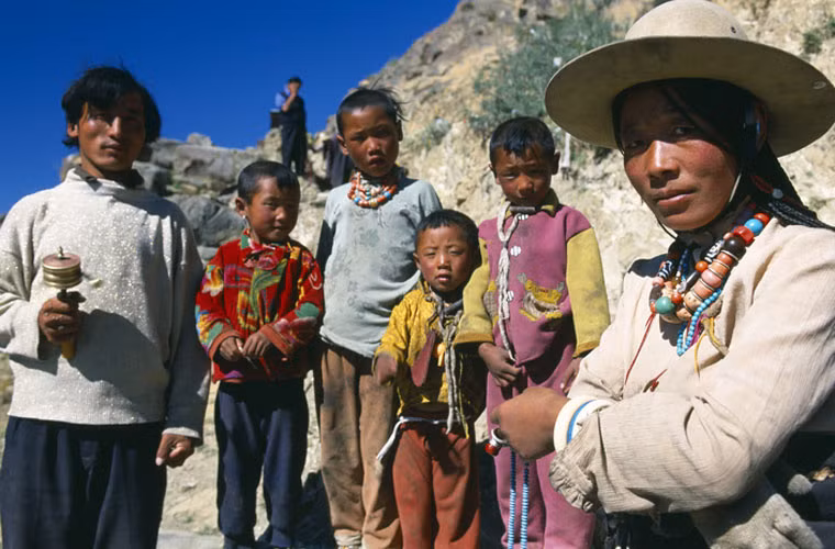 Kinh ngac cuoc song cua nhung gia dinh “mot vo nhieu chong”-Hinh-2