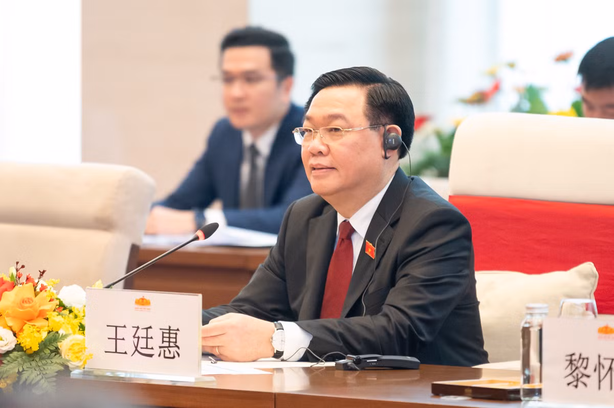 Chu tich Quoc hoi, Thu tuong hoi dam Tong Bi thu, Chu tich nuoc Trung Quoc-Hinh-4