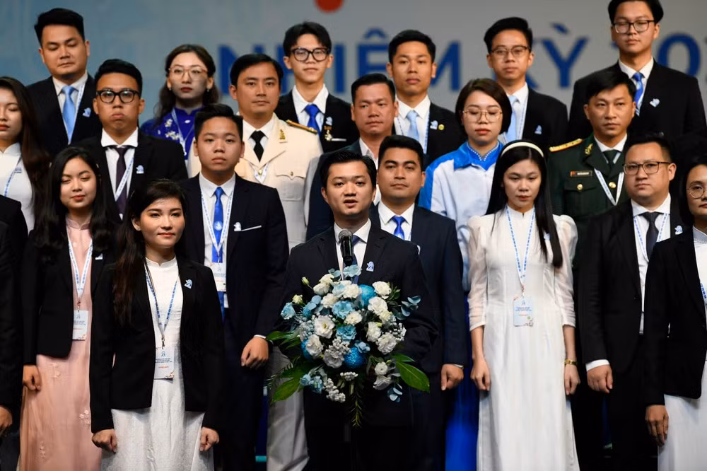 "Ban Chấp hành Trung ương Hội Sinh viên Việt Nam khóa XI xin hứa trước đại hội và trước hội viên, sinh viên Việt Nam trong và ngoài nước sẽ đoàn kết, quyết tâm cùng với đội ngũ cán bộ Hội, hội viên, sinh viên phấn đấu triển khai và thực hiện sáng tạo, hiệu quả nghị quyết Đại hội đại biểu toàn quốc Hội Sinh viên lần thứ XI", anh Triết nói. 