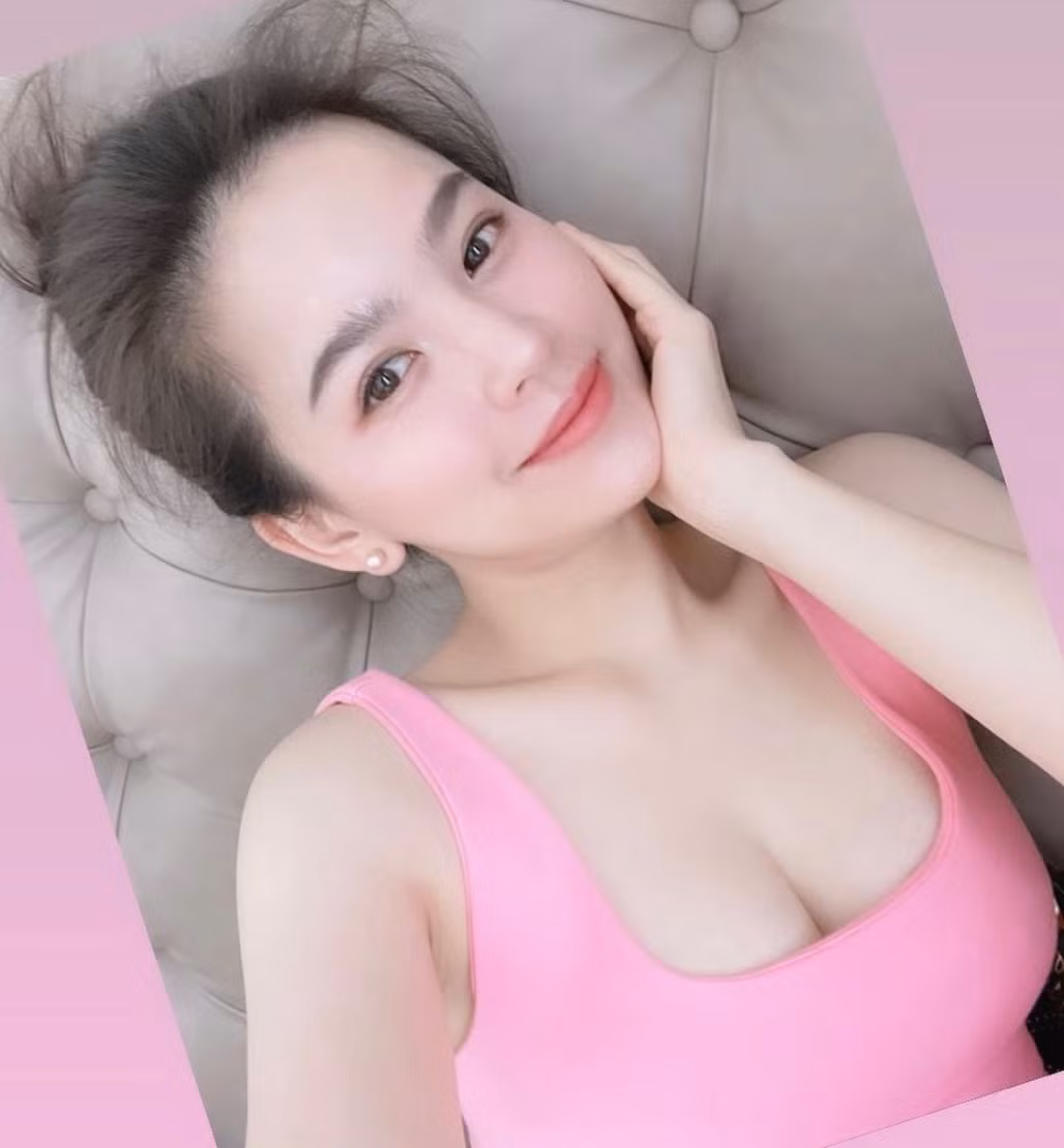 Sau nhiều tháng vắng bóng, sự trở lại của Phi Huyền Trang khiến nhiều người vô cùng bất ngờ. Ảnh: Tổng hợp