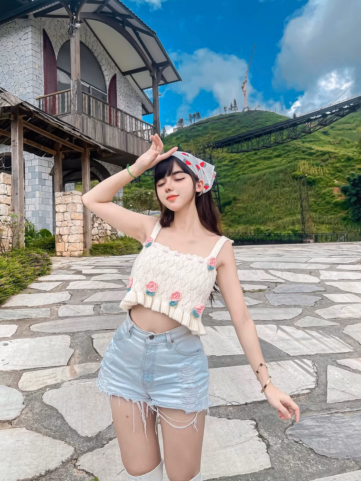 Ngôi nhà của Linh My được thiết kế rất chi hiện đại, tiện nghi với phòng bếp rộng rãi để cô có thể thoả sức sáng tạo các món ngon.