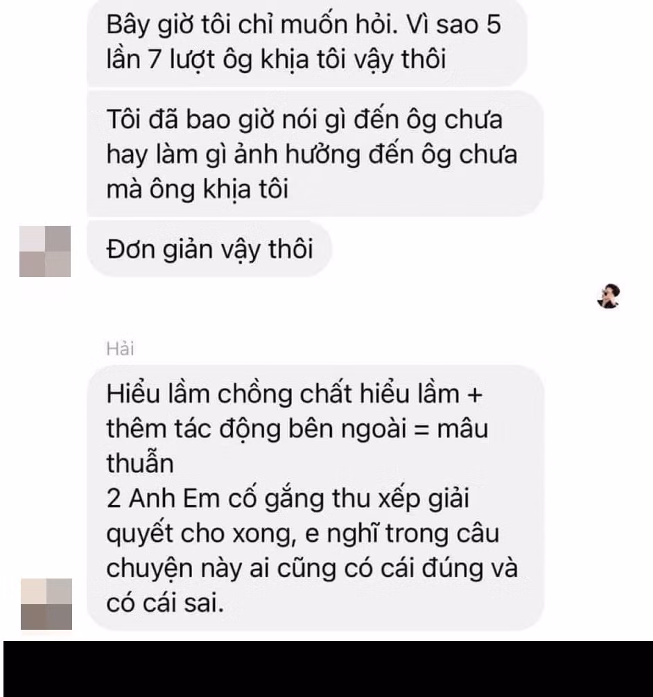 Cụ thể, bức ảnh ghi lại khoảnh khắc Lộc Fuho ốm, được vợ chăm sóc. Đáng chú ý, bức ảnh được đăng cùng lúc với video Đạt Villa ốm yếu, tiều tụy hậu chia tay.