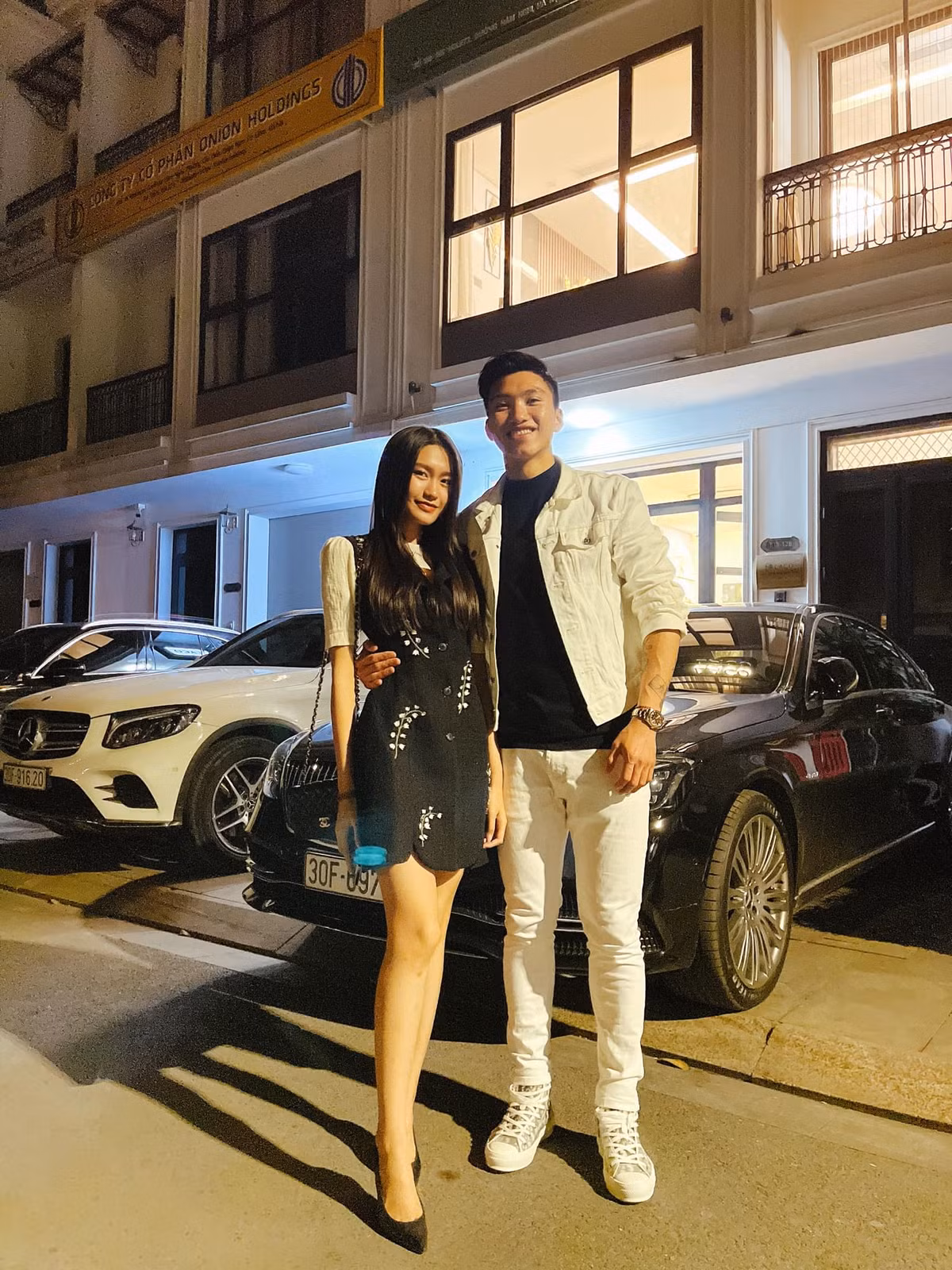 Không chỉ sở hữu nhan sắc xinh đẹp cùng tài năng, Doãn Hải My còn sinh ra trong gia đình có gia thế "không phải dạng vừa đâu". Được biết bố của người đẹp là người có tiếng trong lĩnh vực kinh doanh. Ảnh: FBNV