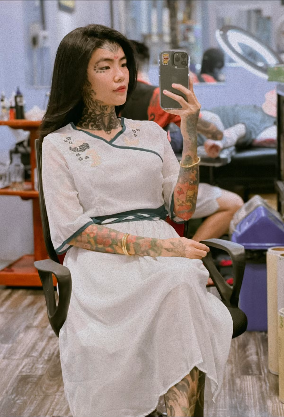 Tuy nhiên, đến hiện tại vợ chồng Mai Phạm đã rạn nứt và chia tay. Sau đó cô nàng nhiều lần lên tiếng tố chồng cũ là phản bội, có người khác.